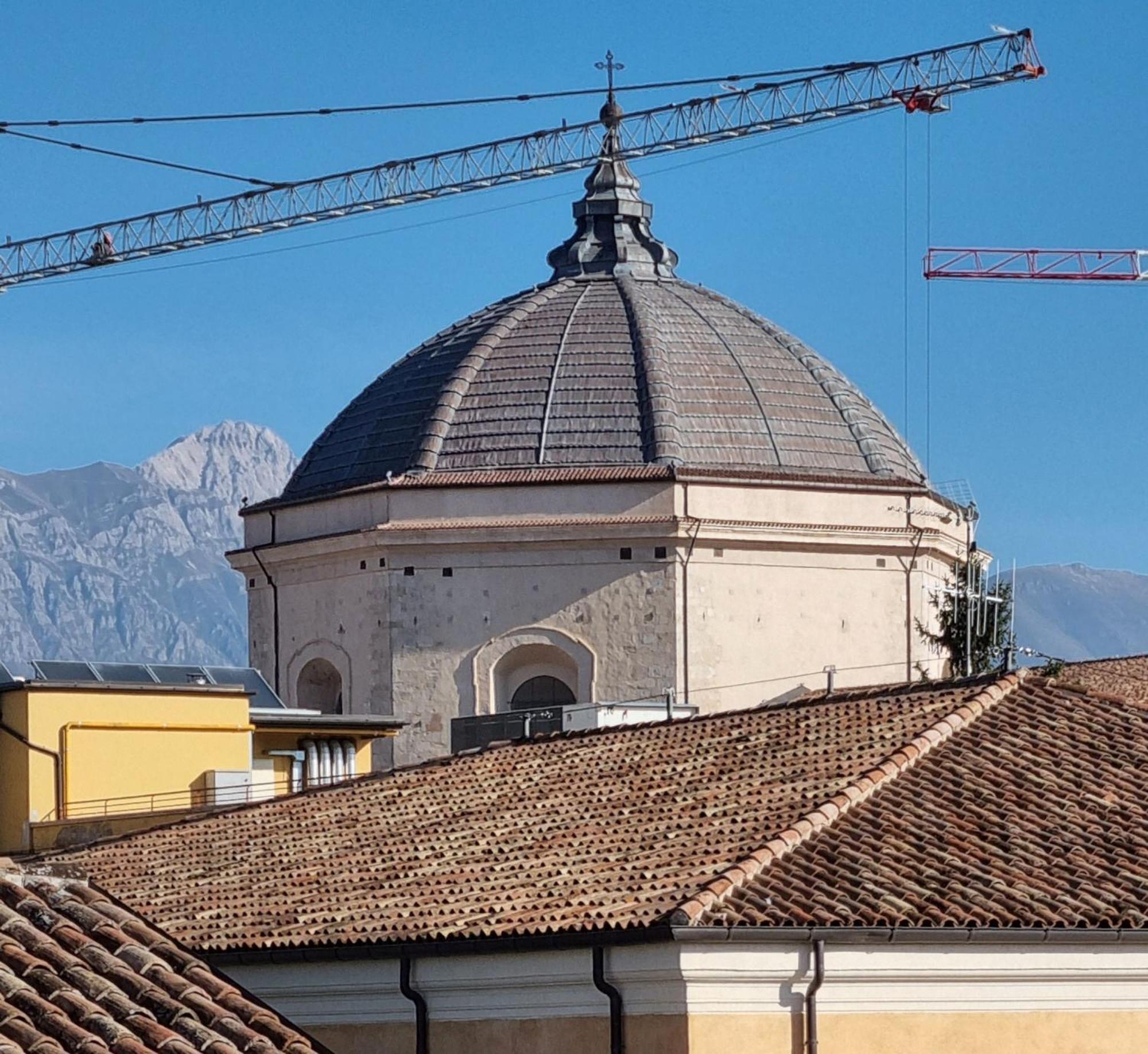 Antica Dimora San Crisante - Centro Storico Apartment ลาควิลา ภายนอก รูปภาพ